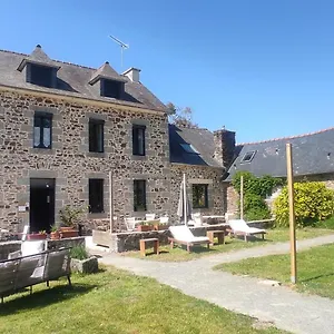 Hotel Ty Madelez, De Charme, Et, La Roche-Derrien